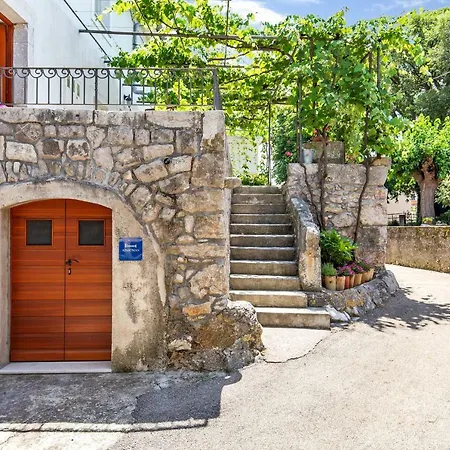 Apartamento Miljenka *